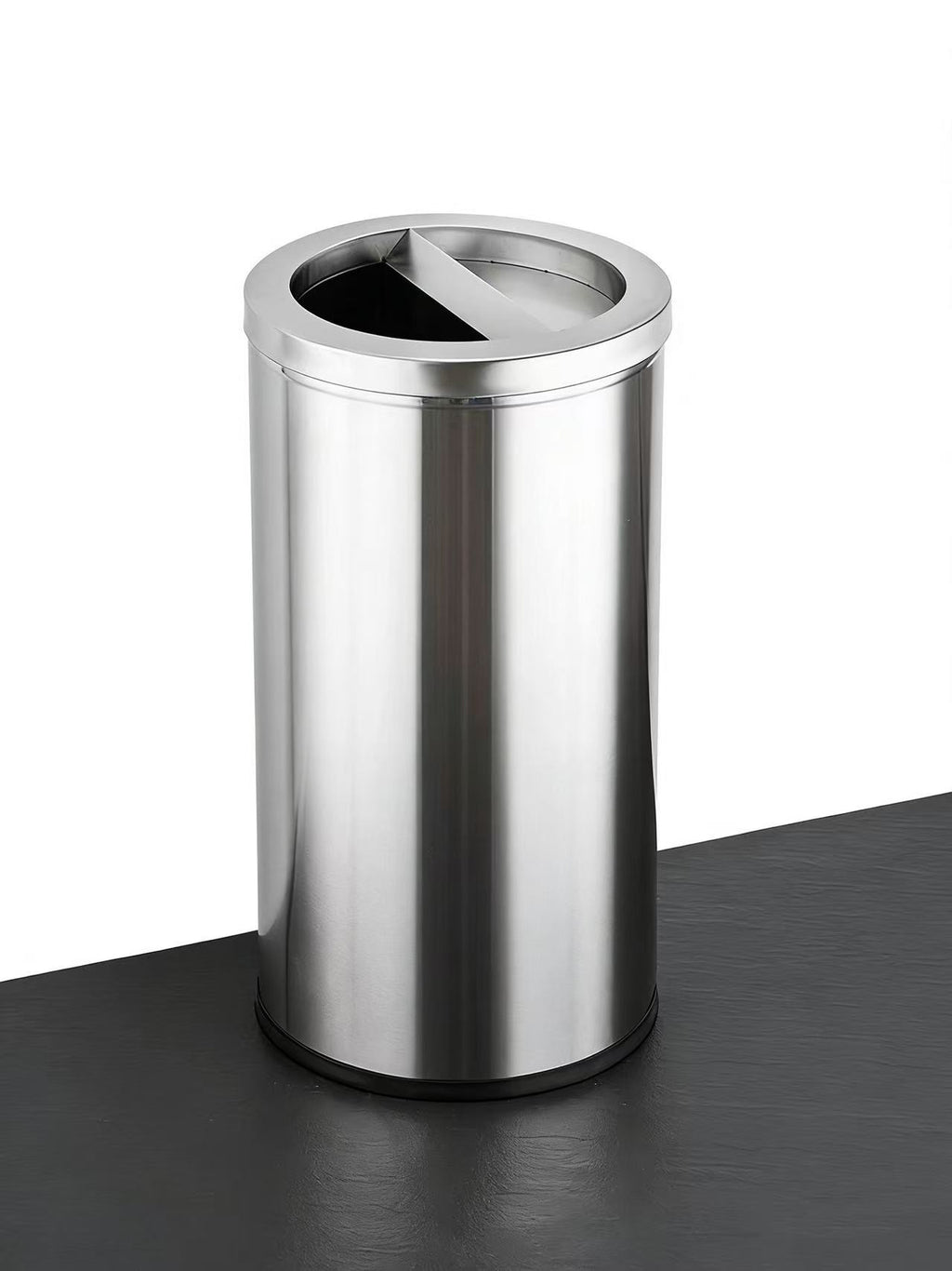 HY-26042408 Stainless steel trash bin.