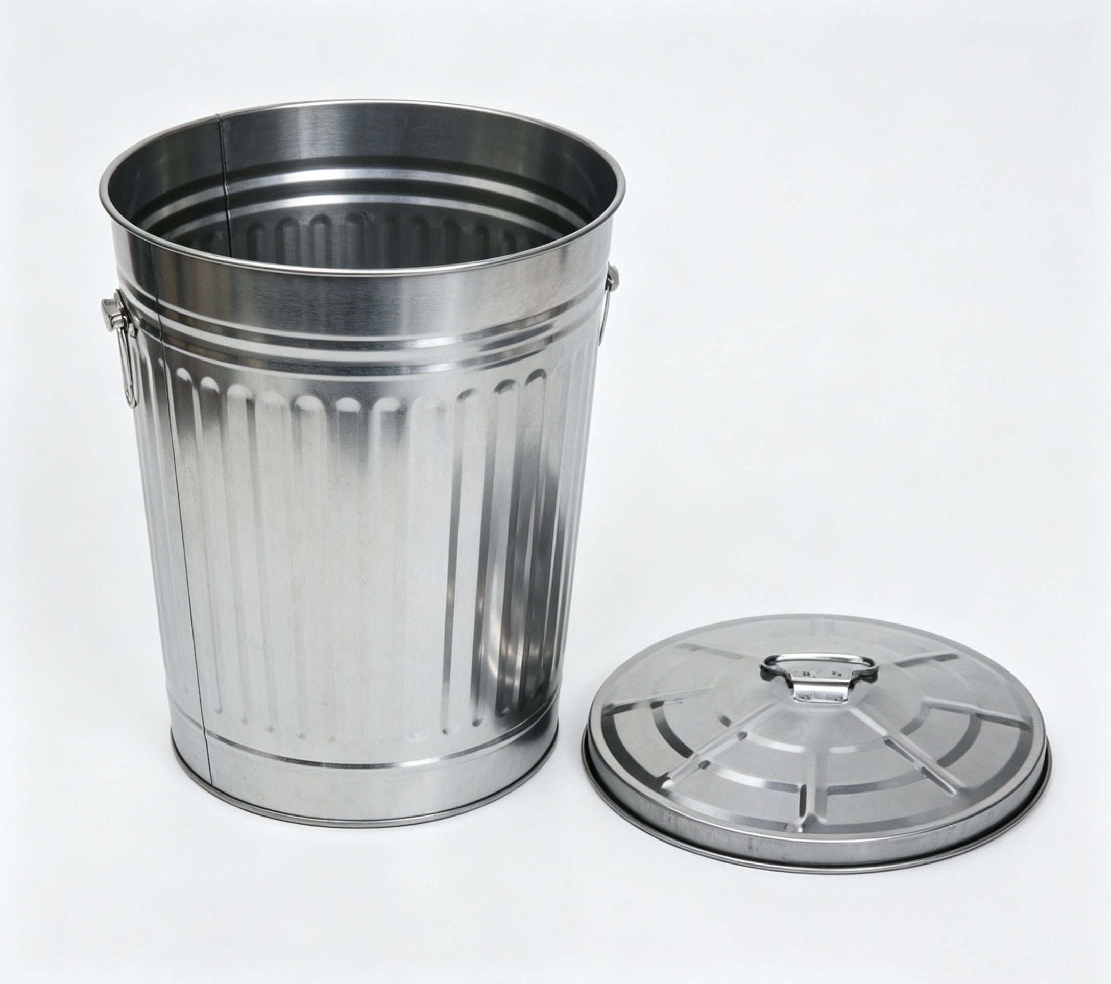 HY-26042715 Galvanized metal barrel with a lid