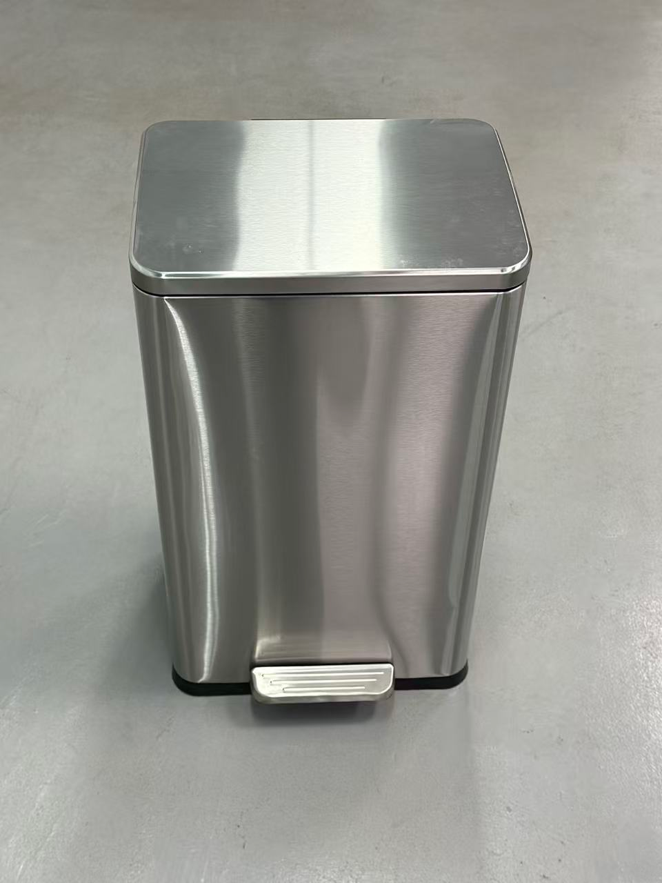 HY-0424001 Stainless Steel Trash Can