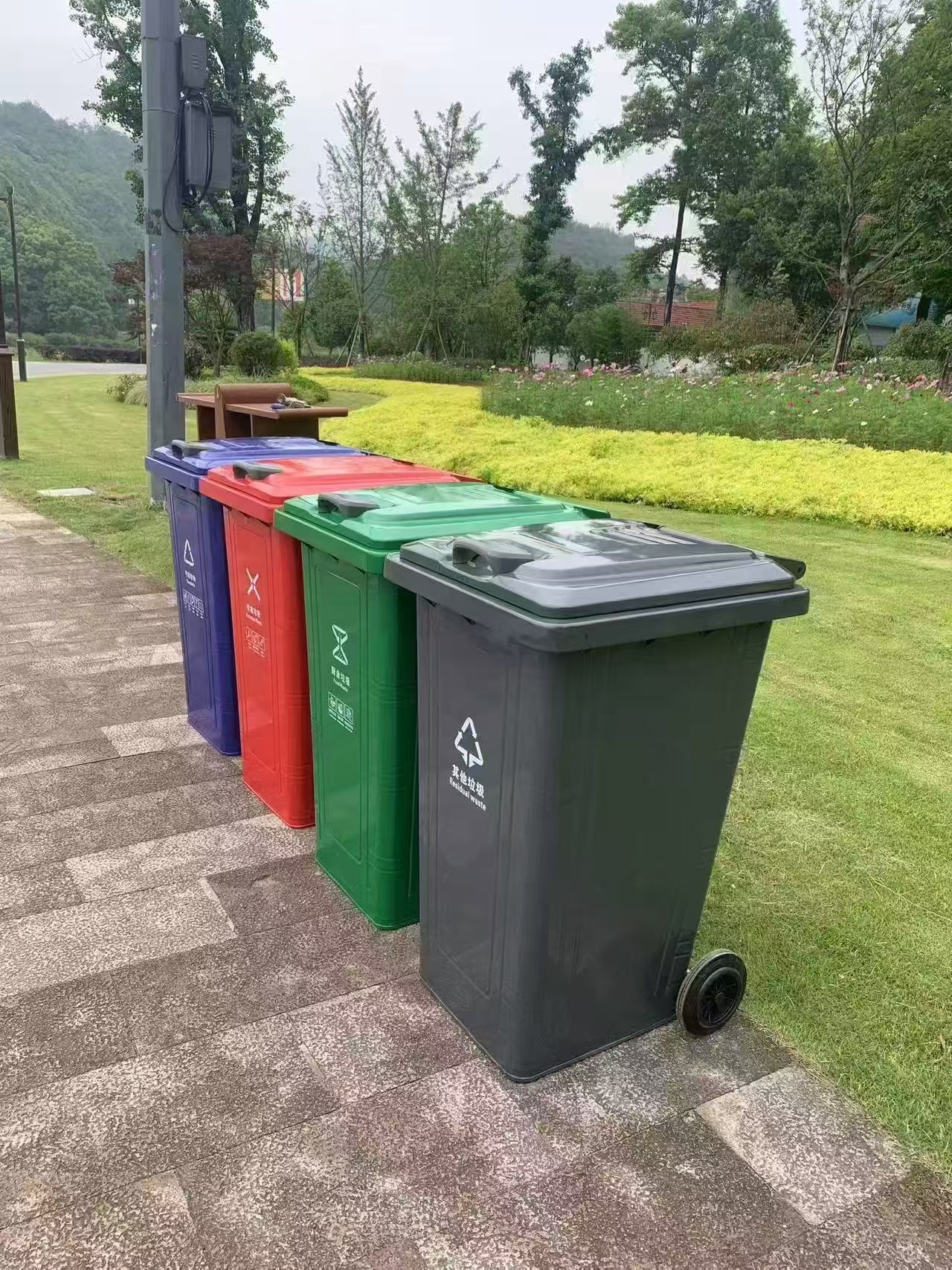 120L/240L/360L Two-wheeled Metal Trash Can